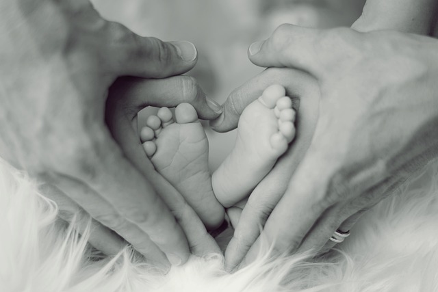 Kontrastní karty pro novorozence – Podpora rozvoje vizuálního vnímání