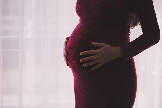 Možné testy a vyšetření prováděné při první návštěvě u gynekologa po zjištění těhotenství