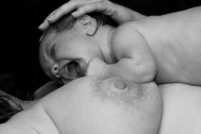 Bonding po porodu: Vytváření silného pouta s novorozencem