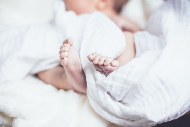 Bezpečnostní opatření pro prevenci dušení novorozenec